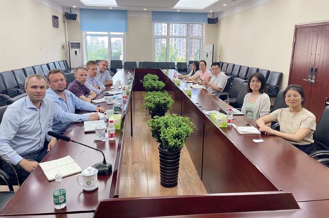 Одна из встреч с китайскими коллегами Одна из встреч с китайскими коллегами